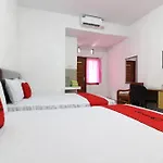 RedDoorz Syariah At Kebun Raya